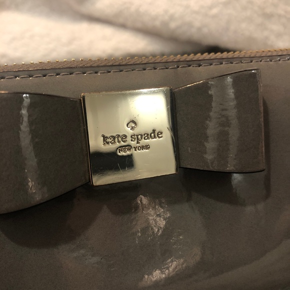 ***KATE SPADE PATENT LEATHER WALLET*** - Picture 4 of 9